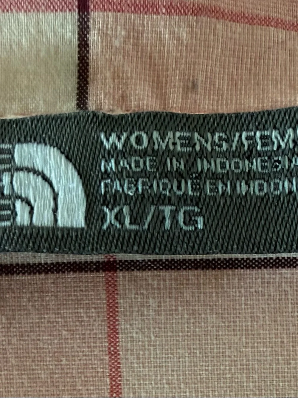 Women’s NORTH FACE Button-Up Sun Protection Shirt - Picture 4 of 4